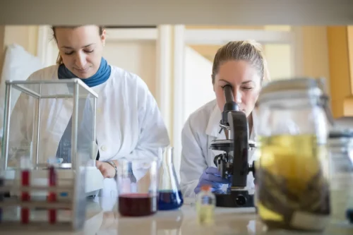 Women-in-biology-9969